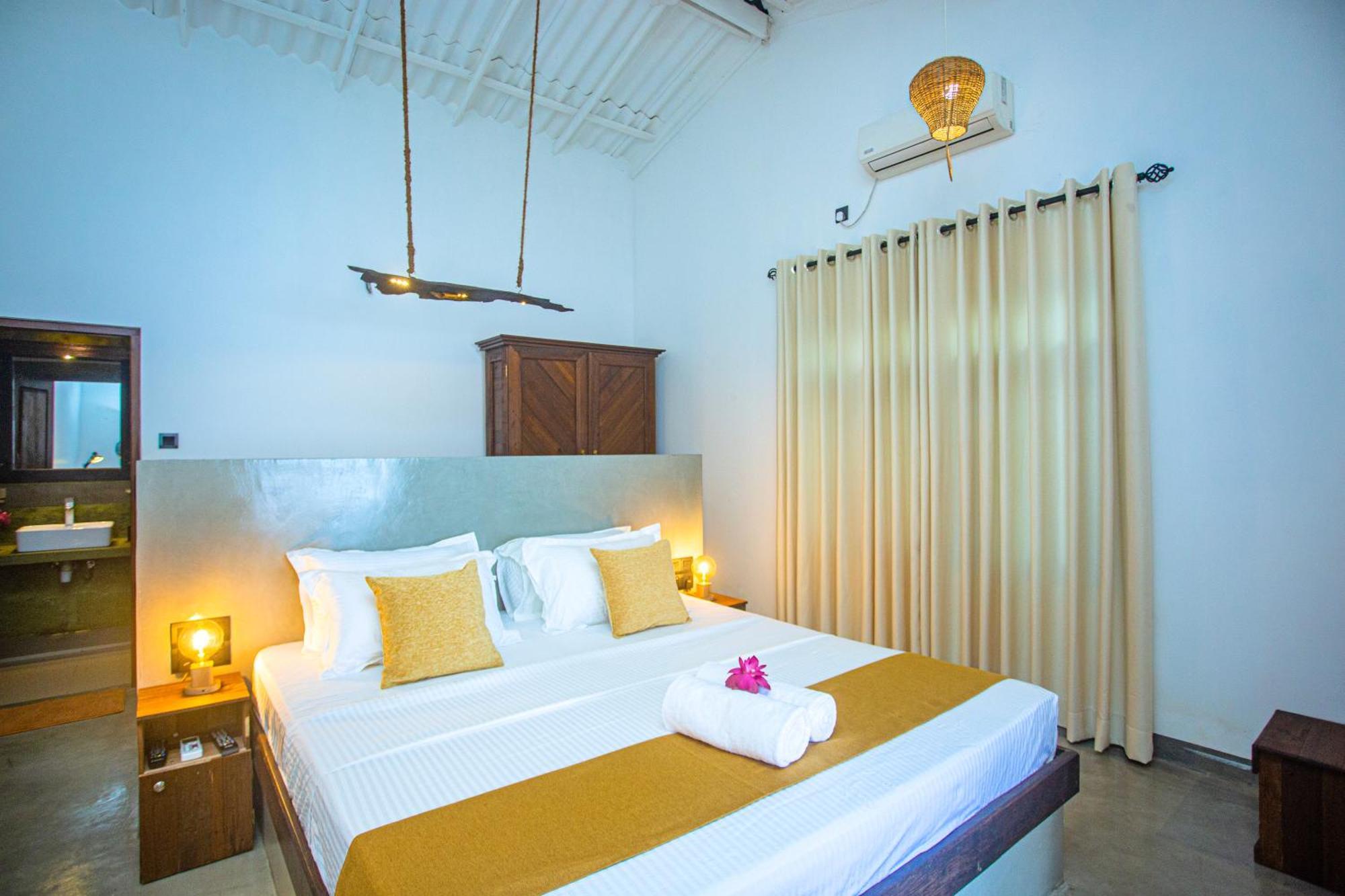Aki Luna Lagoon Resort Hikkaduwa Bagian luar foto