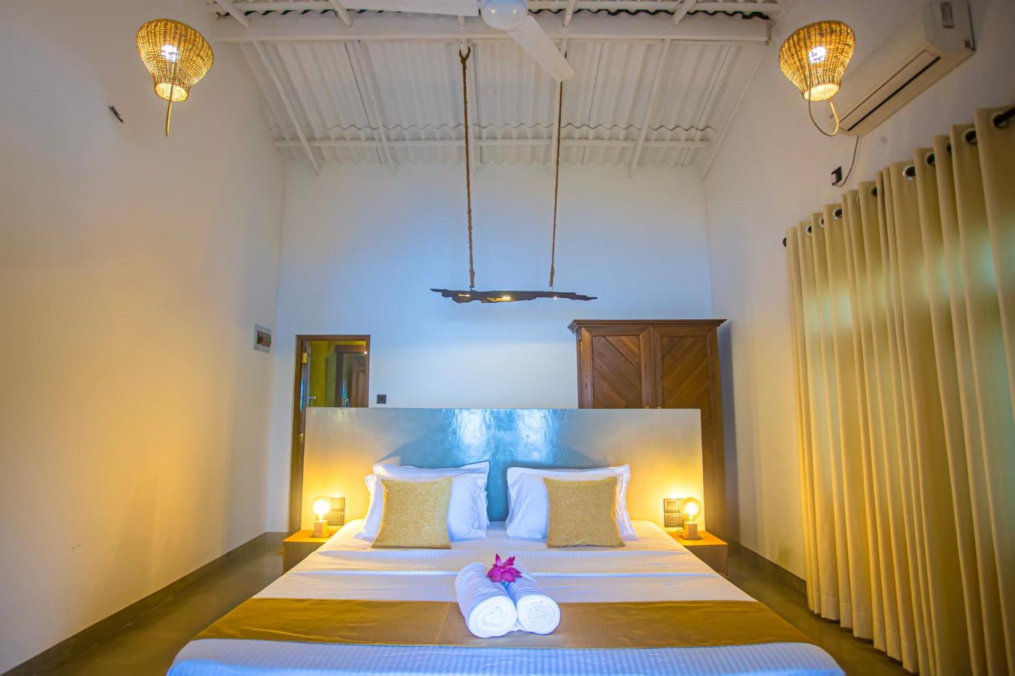 Aki Luna Lagoon Resort Hikkaduwa Bagian luar foto