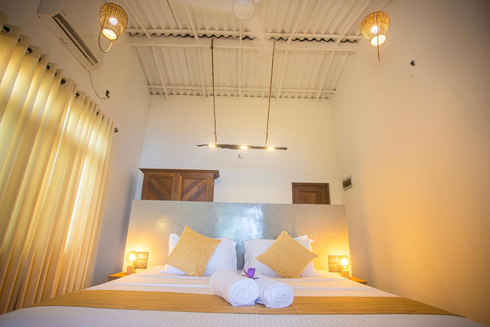 Aki Luna Lagoon Resort Hikkaduwa Bagian luar foto