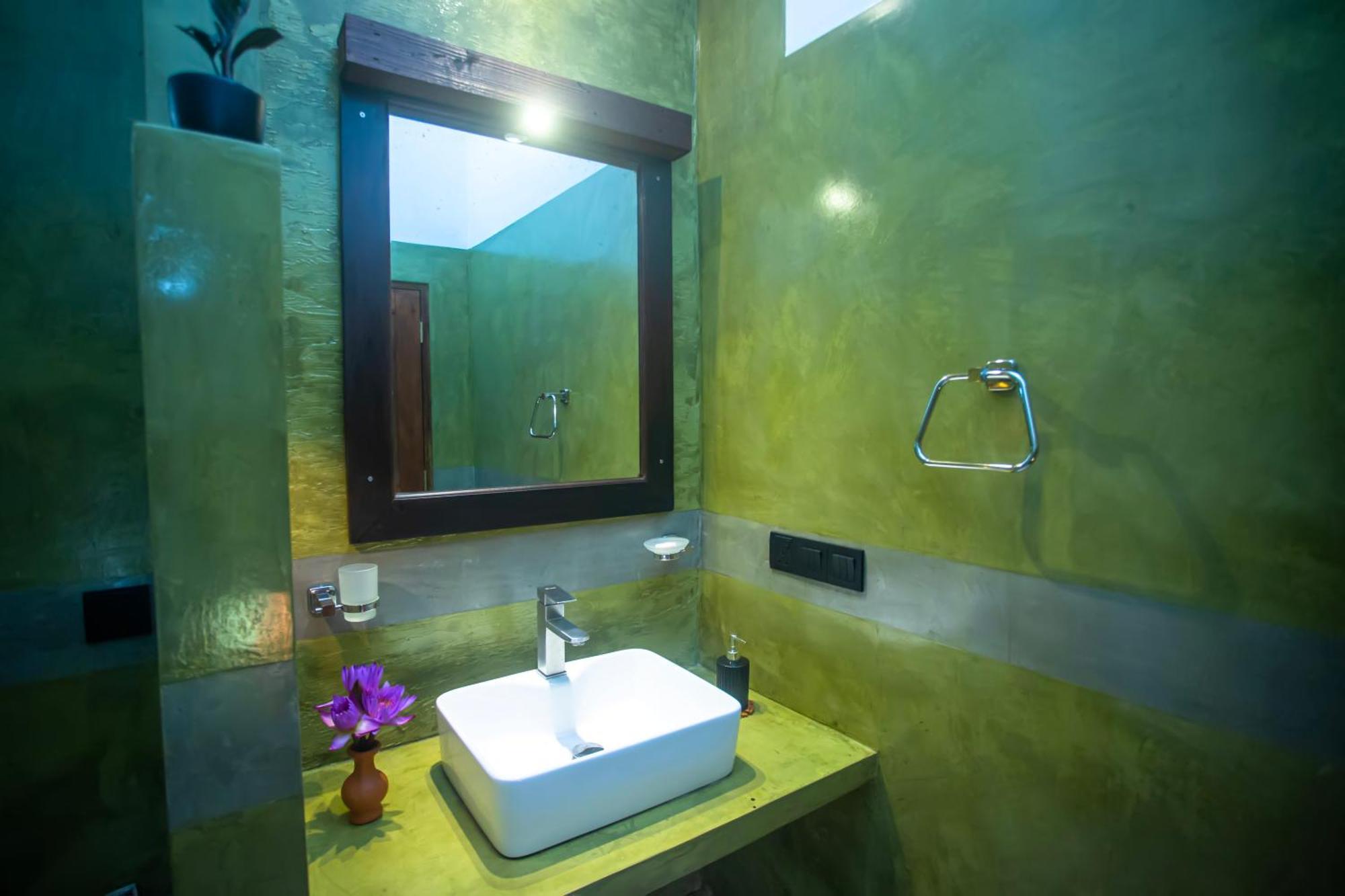 Aki Luna Lagoon Resort Hikkaduwa Bagian luar foto