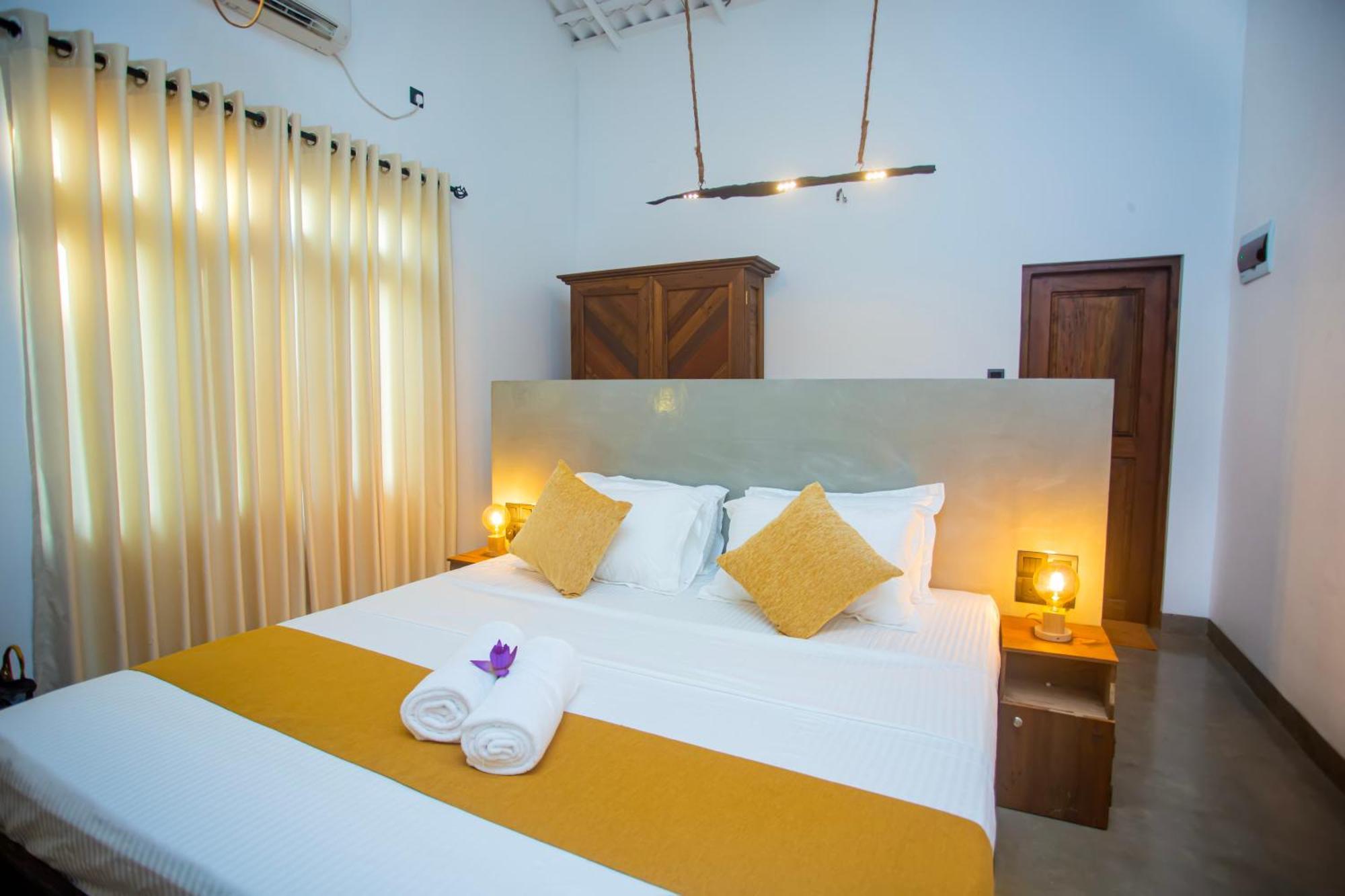 Aki Luna Lagoon Resort Hikkaduwa Bagian luar foto