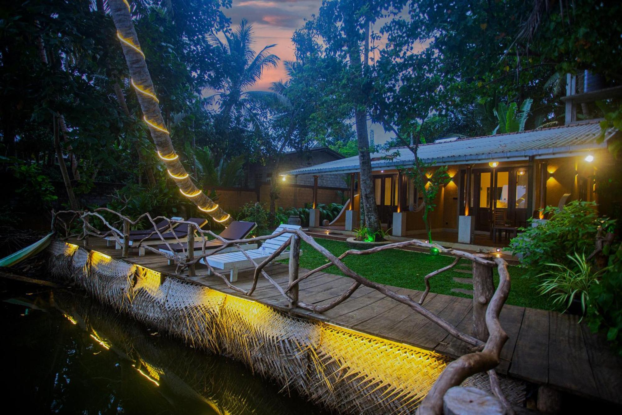Aki Luna Lagoon Resort Hikkaduwa Bagian luar foto